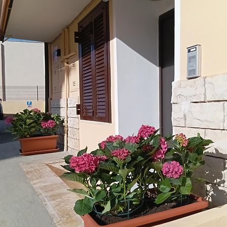 Sunrise Apartment Монтеротондо Екстериор снимка