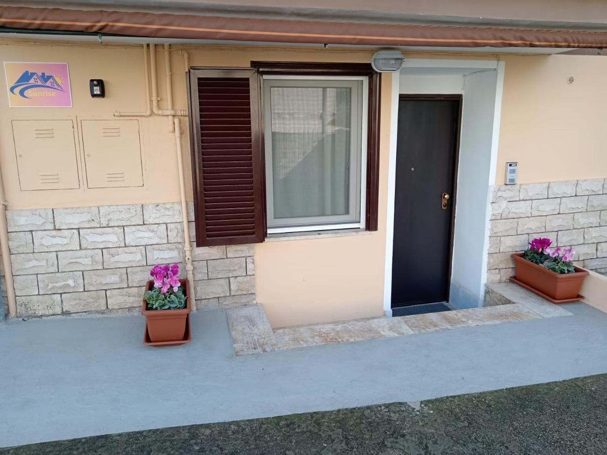 Sunrise Apartment Монтеротондо Екстериор снимка